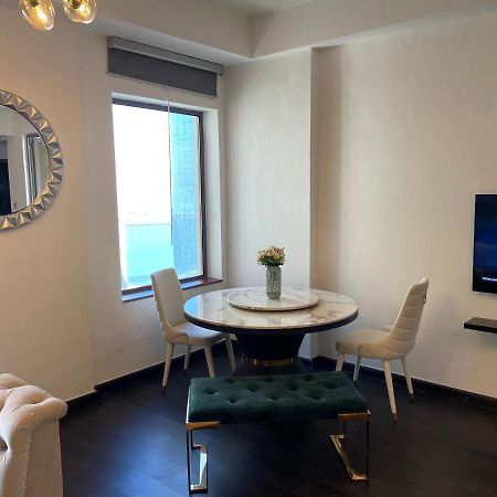 Usmans 1 Bedroom 4 Beds Jbr Huge Sea View 120 Sqm 2 Balconies دبي المظهر الخارجي الصورة