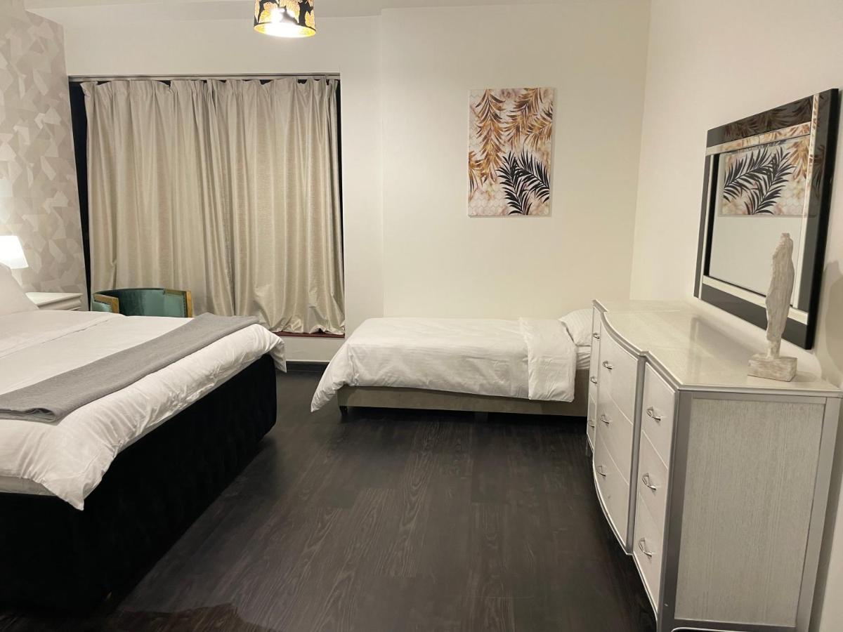 Usmans 1 Bedroom 4 Beds Jbr Huge Sea View 120 Sqm 2 Balconies دبي المظهر الخارجي الصورة