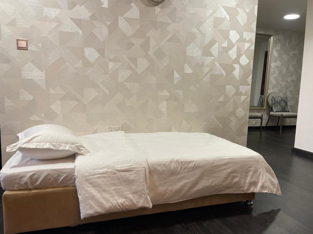 Usmans 1 Bedroom 4 Beds Jbr Huge Sea View 120 Sqm 2 Balconies دبي المظهر الخارجي الصورة