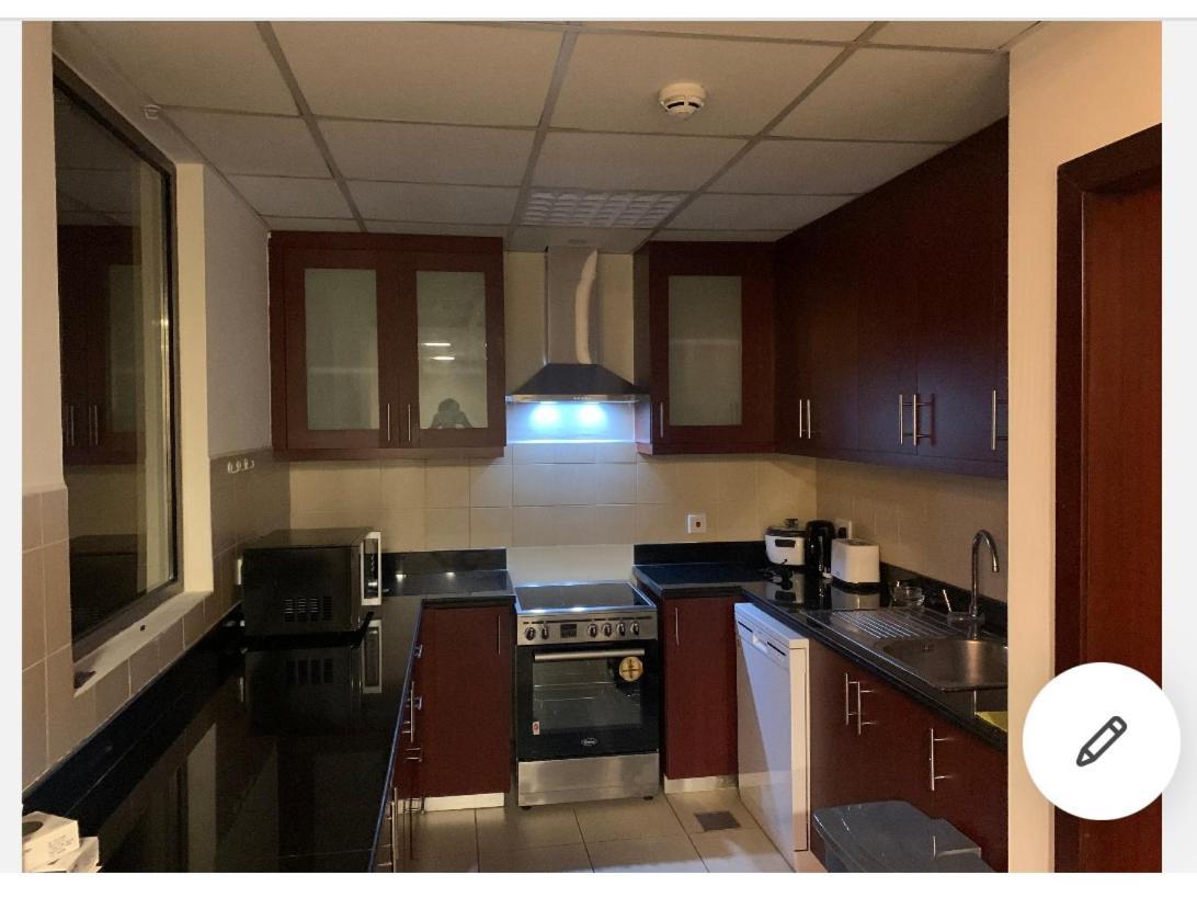 Usmans 1 Bedroom 4 Beds Jbr Huge Sea View 120 Sqm 2 Balconies دبي المظهر الخارجي الصورة