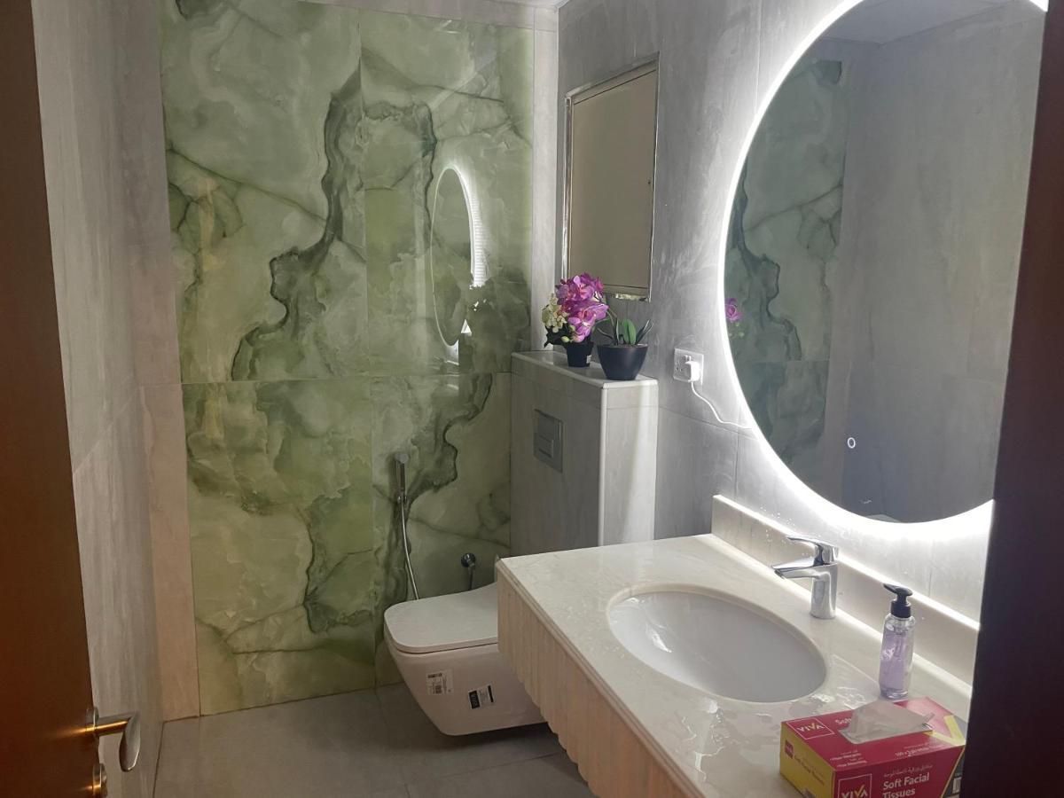 Usmans 1 Bedroom 4 Beds Jbr Huge Sea View 120 Sqm 2 Balconies دبي المظهر الخارجي الصورة