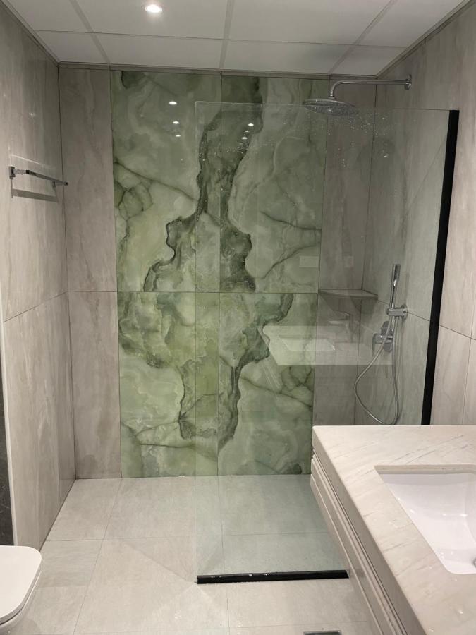Usmans 1 Bedroom 4 Beds Jbr Huge Sea View 120 Sqm 2 Balconies دبي المظهر الخارجي الصورة